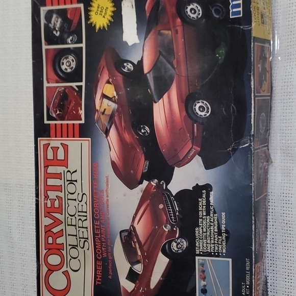 Corvette Vintage Collector Series 3 Separate Model Cars Kits (57, 75 & 8… - Picture 3 of 15